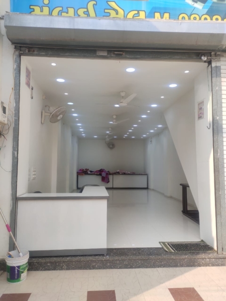 Showroom for Rent Pirchhalla Street