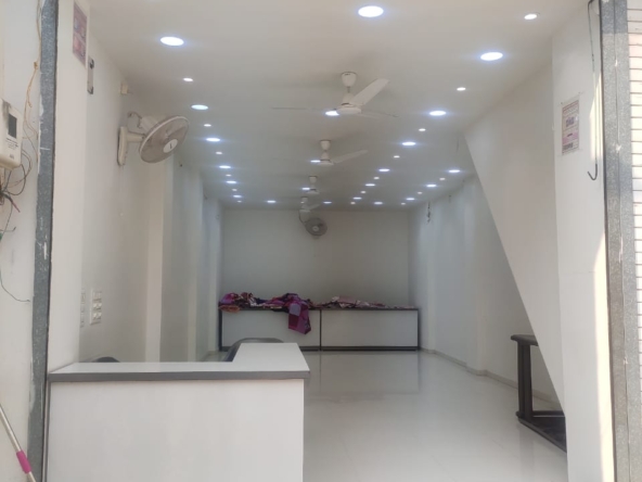 Showroom for Rent Pirchhalla Street