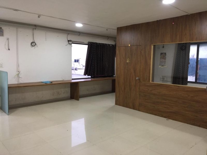 Office for Rent in Raiya Road