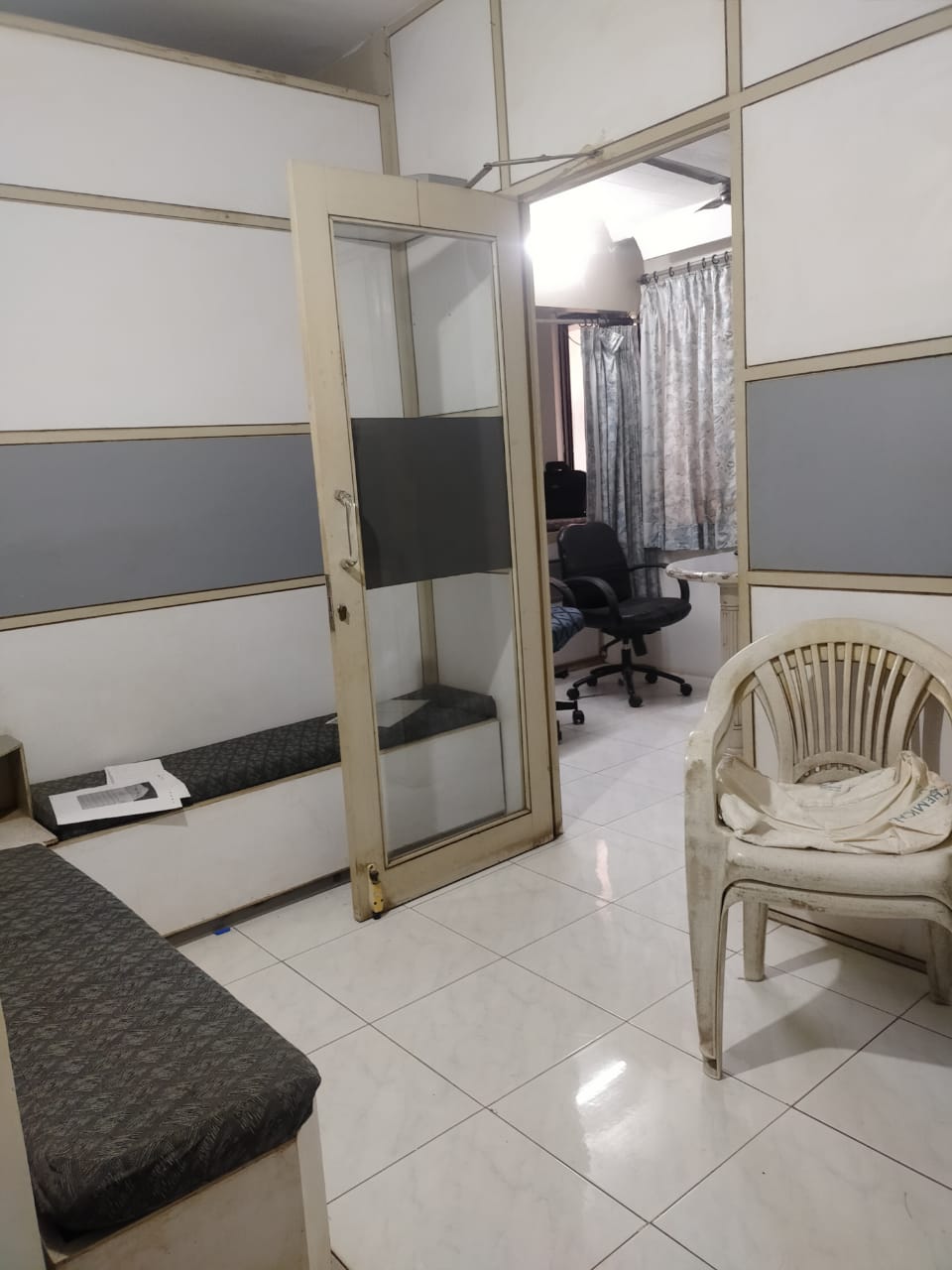Office for Rent in Astron Chowk