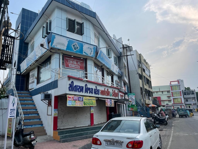 Showroom for Sale and Rent in Pedak Road