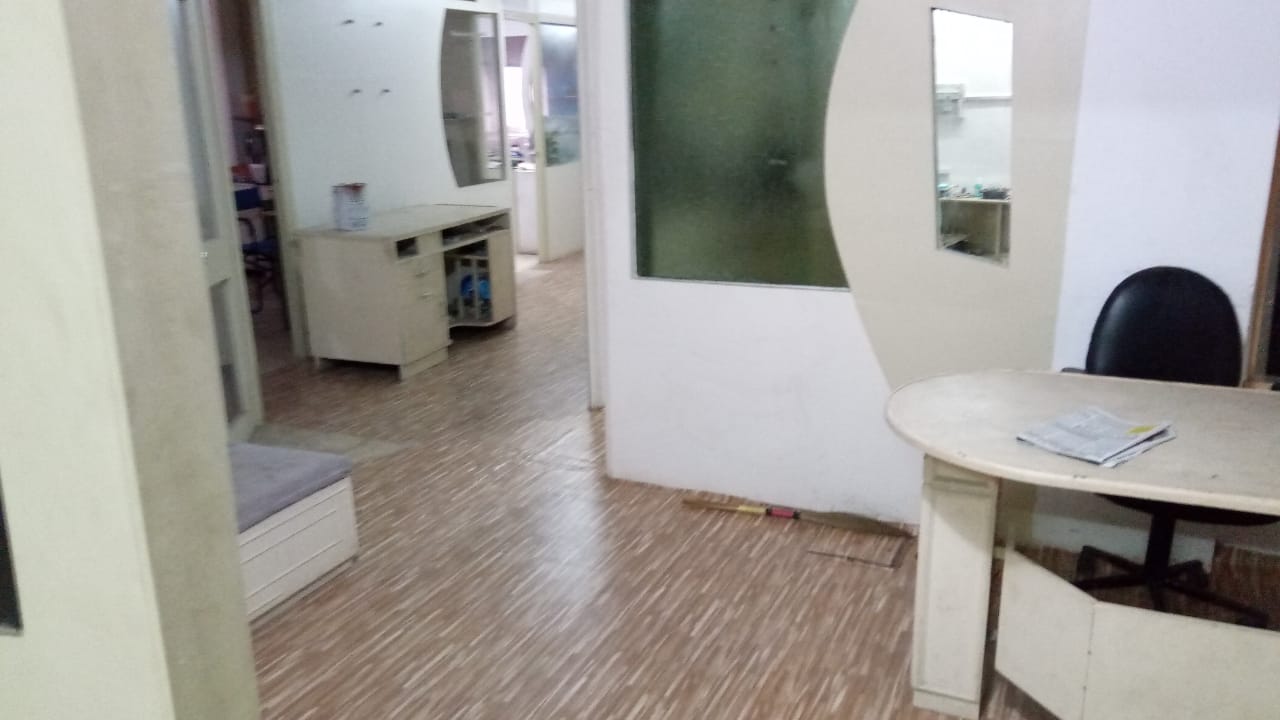 Showroom for Sale in Mangnath Road