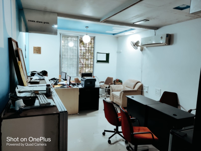 Office for Rent And Sale in Yagnik road